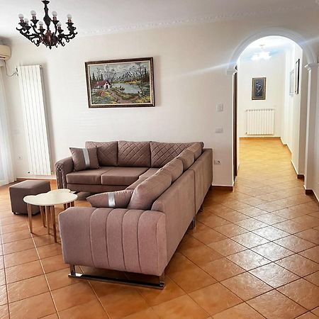 Lu Apartament Vlorë Eksteriør billede