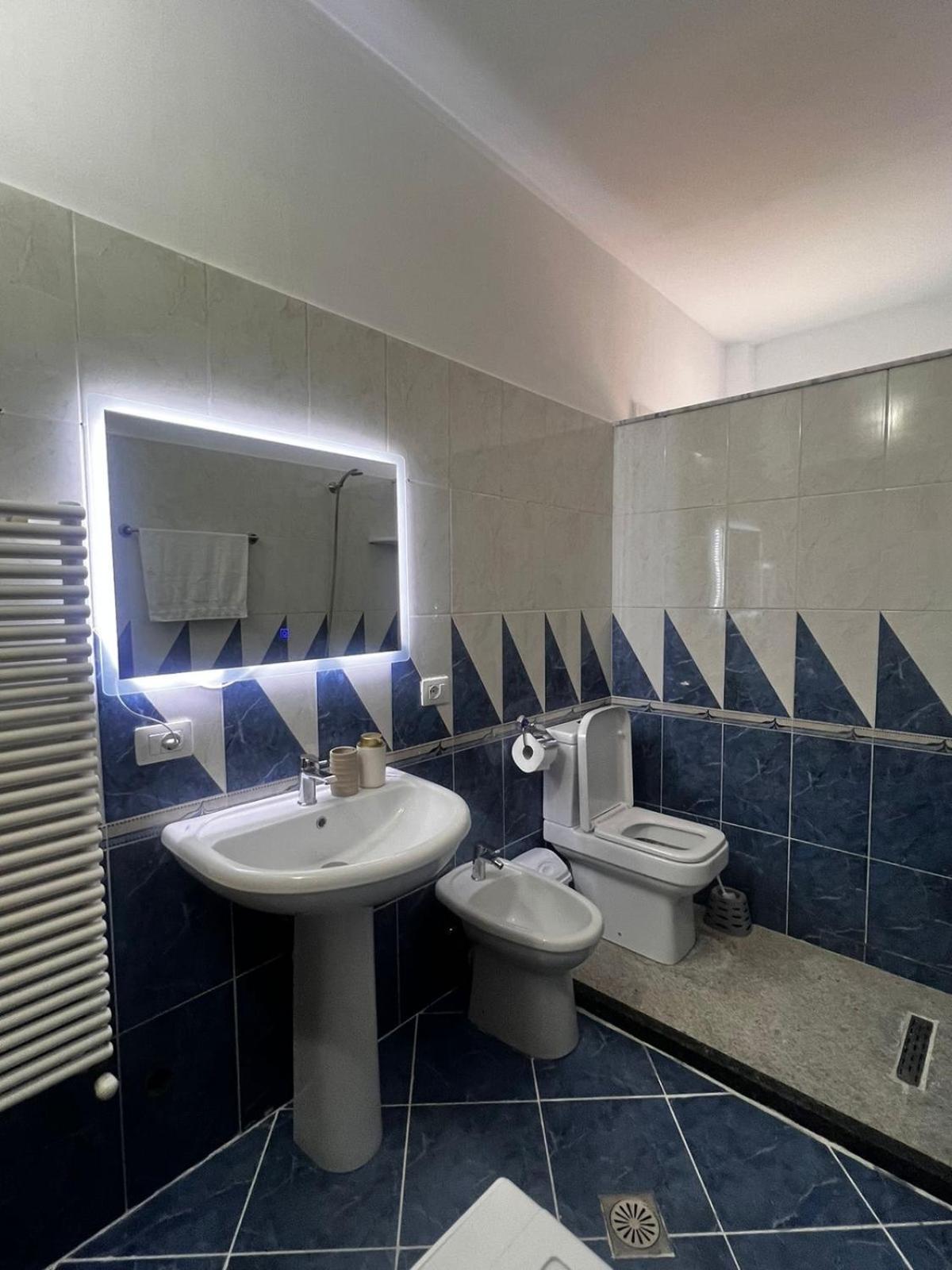 Lu Apartament Vlorë Eksteriør billede